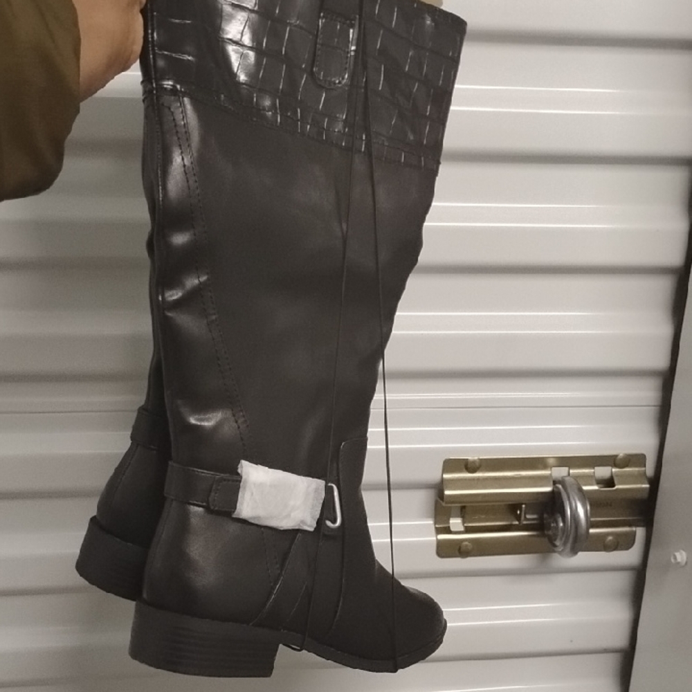 St. John's Bay Black Croc-Embossed Heeled Boots